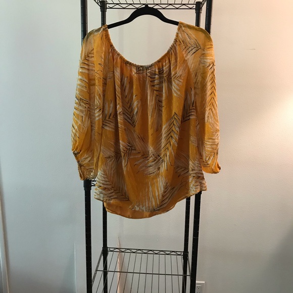 White House Black Market Blouse - Picture 3 of 3